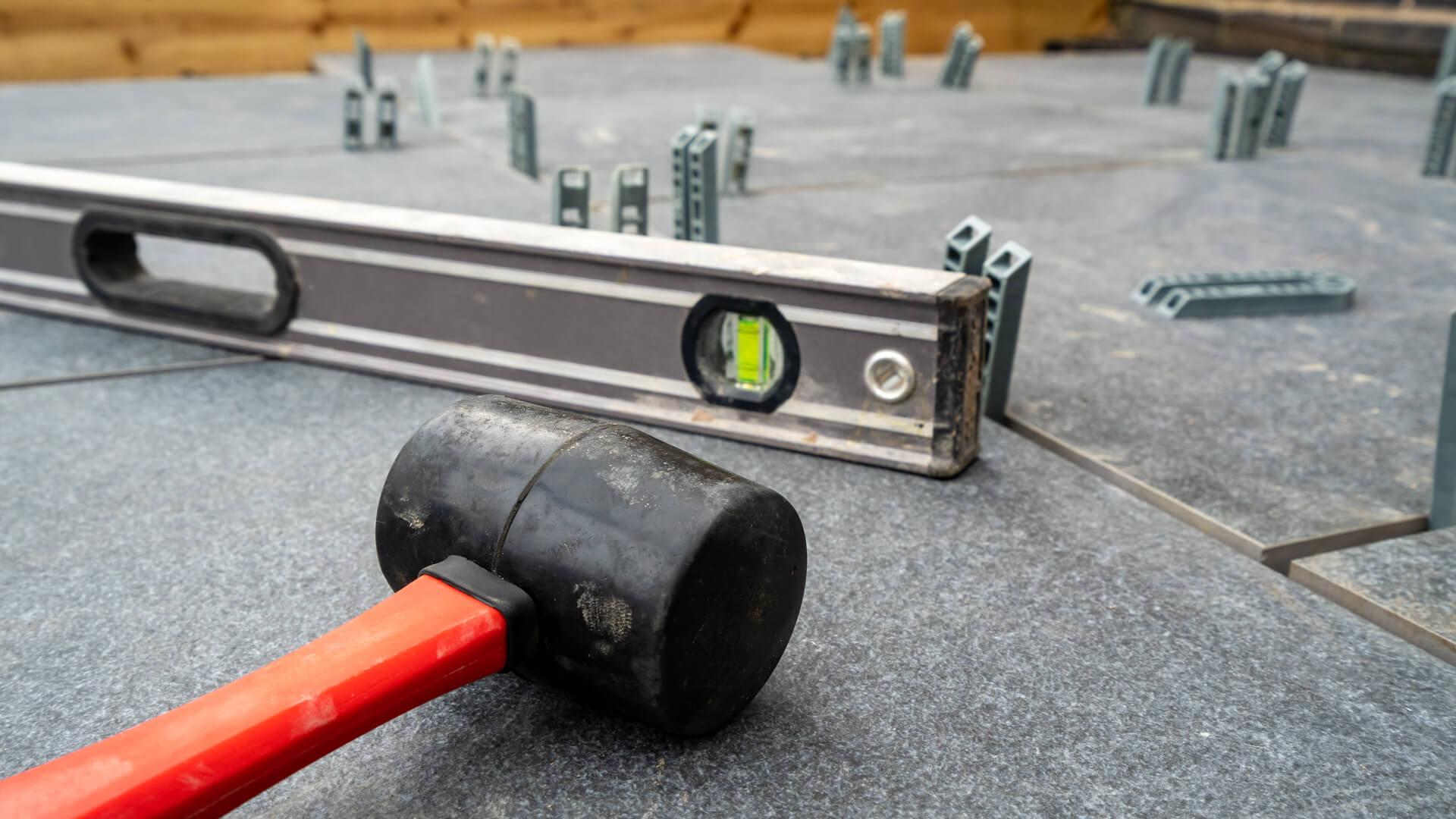 Beschreibung und Bildunterschrift: Fugenabstand bei Terrassenplatten