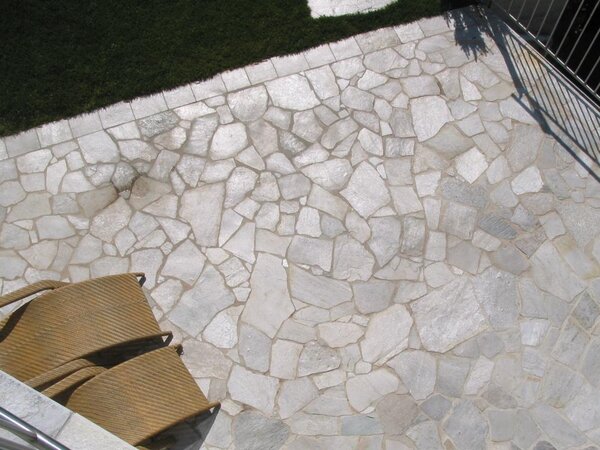 Terrassenplatten-Silberquarzit-aestivate Terrasse aus Silberquarzit aestivate